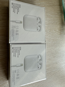 Airpods (2 фото из 3)
