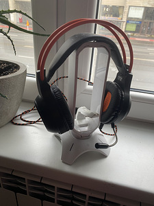 Mängukõrvaklapid koos alusega (1 foto / 4)