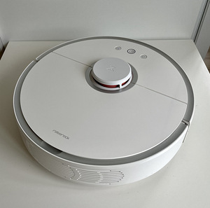 Xiaomi Gen 2 robottolmuimeja märgpuhastusfunktsiooniga (1 foto / 5)