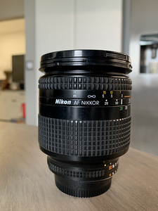 AF Nikkor 28-200mm 1:3.5-5.6 D (4 foto / 5)