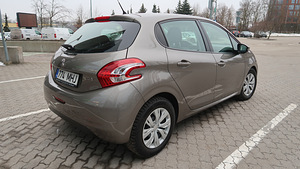 Peugeot 208 (5 foto / 14)