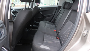 Peugeot 208 (10 foto / 14)