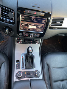 Volkswagen Touareg (11 foto / 15)