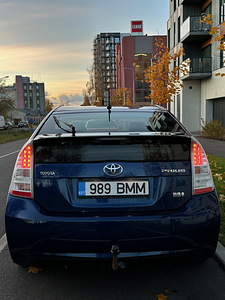 Toyota Prius 2010 (5 foto / 9)