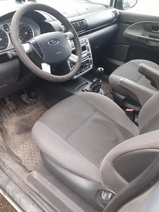 Ford Galaxy (6 foto / 6)