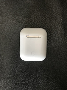 Apple AirPods 2 original (работает только левый наушник) (5 фото из 5)