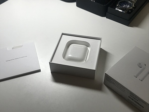 Apple Airpods 2 (2 фото из 5)