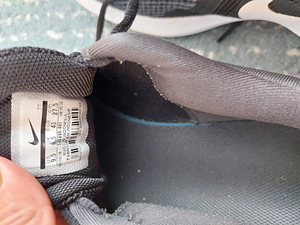 Кроссовки Nike (2 фото из 5)