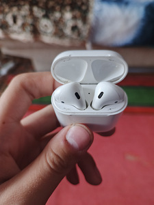 Müüa Airpods 1 kõrvaklapid (4 foto / 5)