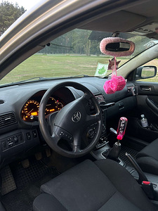 Toyota avensis (5 foto / 6)