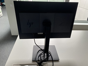 HP Z24n G2 (2 foto / 2)
