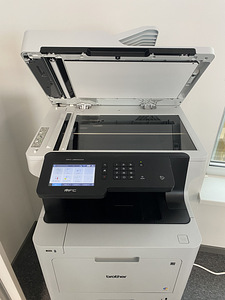 Brother MFC-L8900CDW (3 foto / 3)
