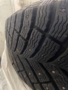 Komplekt talverehve 215/60R17 MICHELIN X-ICE NORTH 4 100T (2 foto / 3)