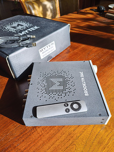 ЦАП Mytek Brooklyn DAC (4 фото из 4)