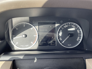 Land Rover Discovery 4 (15 foto / 15)