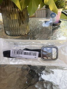 Ремешок с чехлом для Apple Watch 41 мм (2 фото из 2)