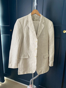 Linasest ülikond (jakk ja püksid)