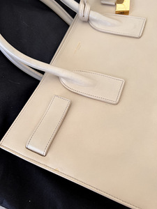 Saint Laurent Sac De Jour Medium käekott (6 foto / 6)
