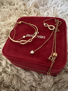 Swarovski infinity komplekt + juveelikarp (3 foto / 4)