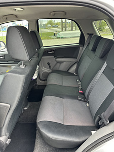 Suzuki SX4 (8 фото из 13)