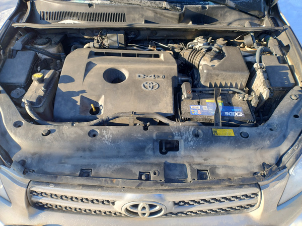Toyota rav4 2.2 100kw 2008