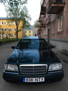 Мерседес с180 (1 фото из 10)