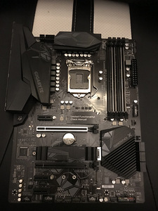GIGABYTE Z490 gaming x (1 foto / 1)