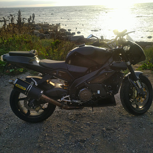 Aprilia Tuono 1000 V2 (8 foto / 10)