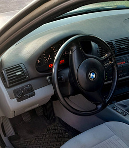 BMW 320d 2.0 110kw facelift (5 foto / 6)