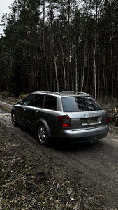 Audi A4 (4 foto / 9)