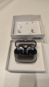 Samsung Galaxy buds 3 silver (1 foto / 3)