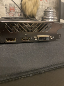 Gigabyte gtx 1650 4gb gddr6 oc (2 foto / 4)