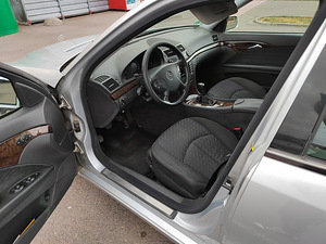 Mercedes E200 2.1 2005 (3 foto / 7)