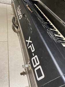 Roland xp-80 (8 фото из 10)
