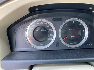 Volvo V70 Blue Ocean. 2,4D. 2008 (6 foto / 13)