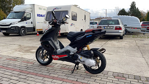 Aprilia sr50r (5 foto / 8)