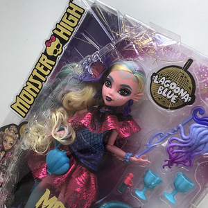 Monster High Monster Ball Lagoona Blue nukk (3 foto / 3)
