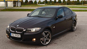 Продам BMW 325i XD ( бензин 3.0)2010 год автомат (7 фото из 15)