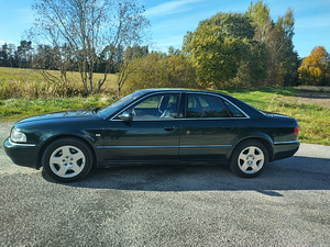 Audi A8 D2 2.5 TDi V6 Quattro (5 foto / 9)