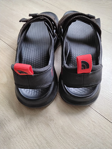 Сандалии The North Face (1 фото из 4)