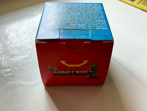 Minecraft Steve – Diamond Block Figure (McDonald’s, Rare) (3 foto / 3)