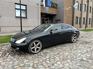 Mercedes-Benz CLS350 (1 foto / 13)