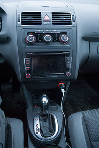 Volkswagen touran 1.4 TSI LPG 2012 (4 foto / 8)