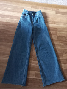 Джинсы ZARA (3 фото из 5)