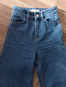 Джинсы ZARA (4 фото из 5)