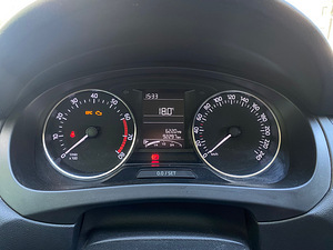 Skoda rapid 1.2 66kw (3 foto / 7)
