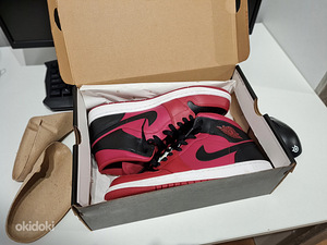 Air Jordan 1 Mid (2 фото из 3)