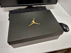 UUS! Air Jordan 1 Mid Reverse Bred (2 foto / 4)