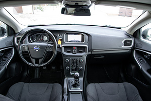 Volvo V40 City Safety 1.6 84kW (REG. TASUTUD!) (6 foto / 15)