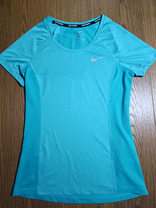 Nike Spordisärk XS/S (2 foto / 3)